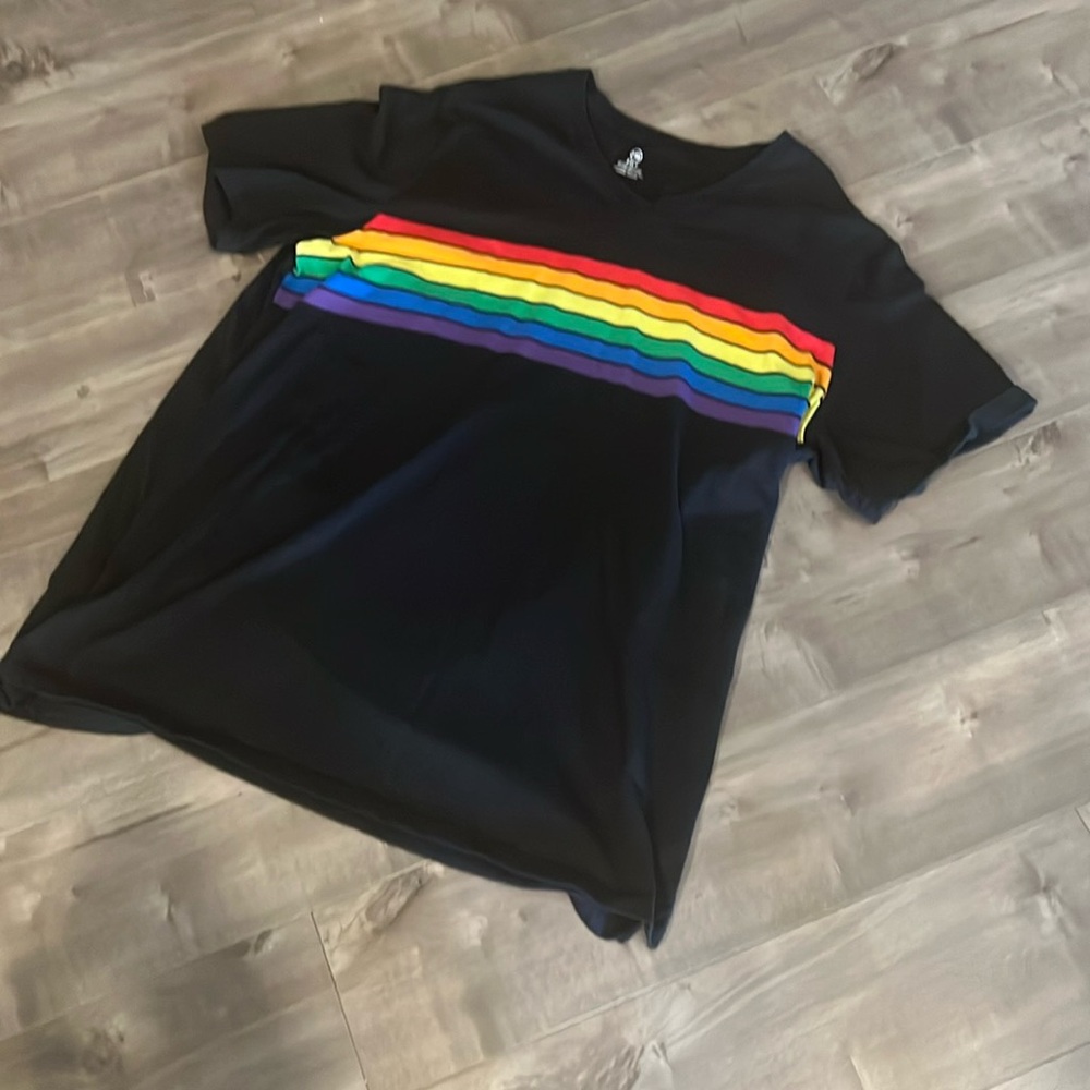 2XLT V Neck rainbow T-Shirt